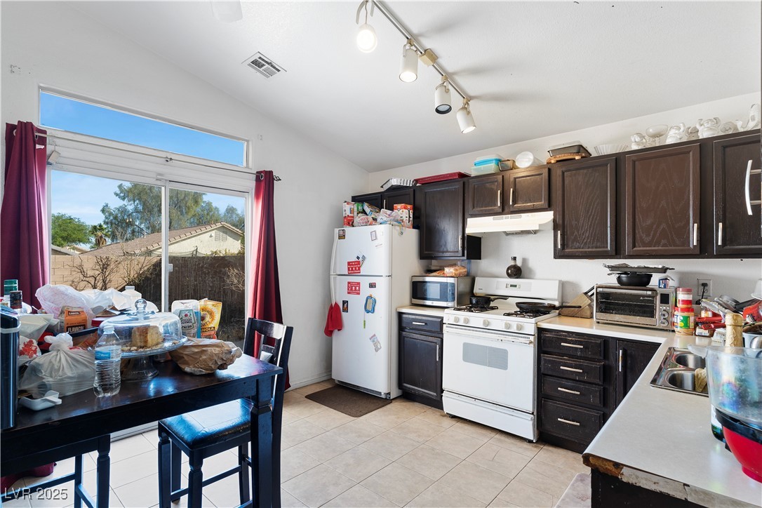 3736 Shadow Tree Street