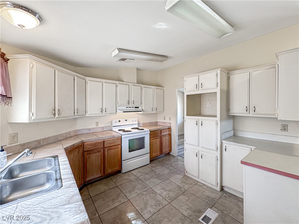 4850 Pontiac Circle, Pahrump, Nevada image 14