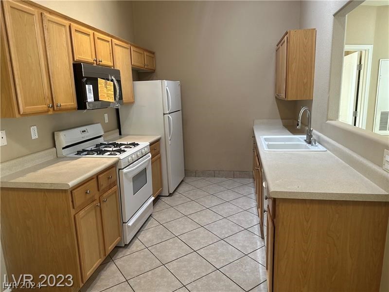 3325 Cactus Shadow Street #203, Las Vegas, Nevada image 7