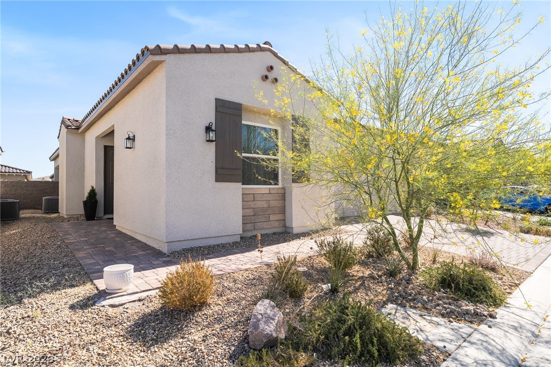 110 Ibiza Lake Drive