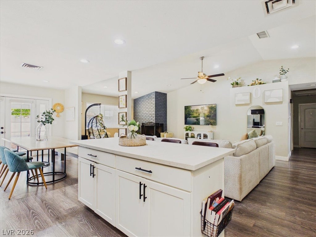 2402 El Tesoro Court