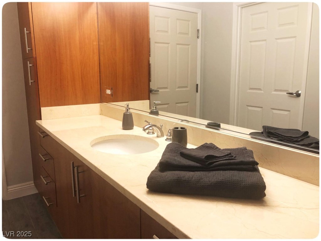 200 W Sahara Avenue 2703