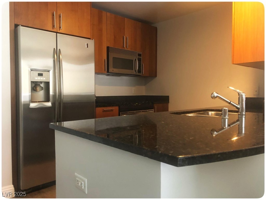 200 W Sahara Avenue 2703