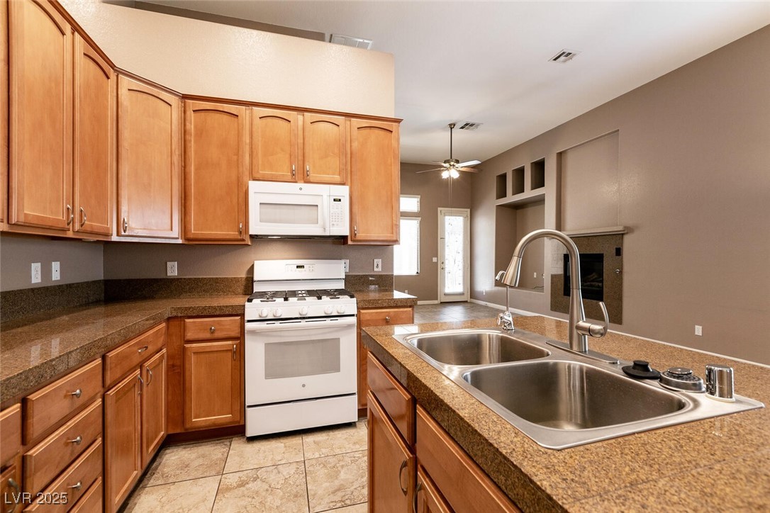 Las Vegas, Nevada 89143, United States, 3 Bedrooms Bedrooms, ,2 BathroomsBathrooms,Residential,Active,137168