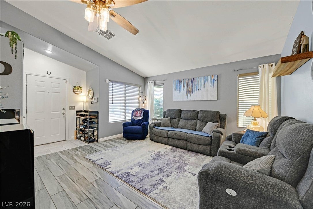 Properties 2 712 Maccabe Avenue