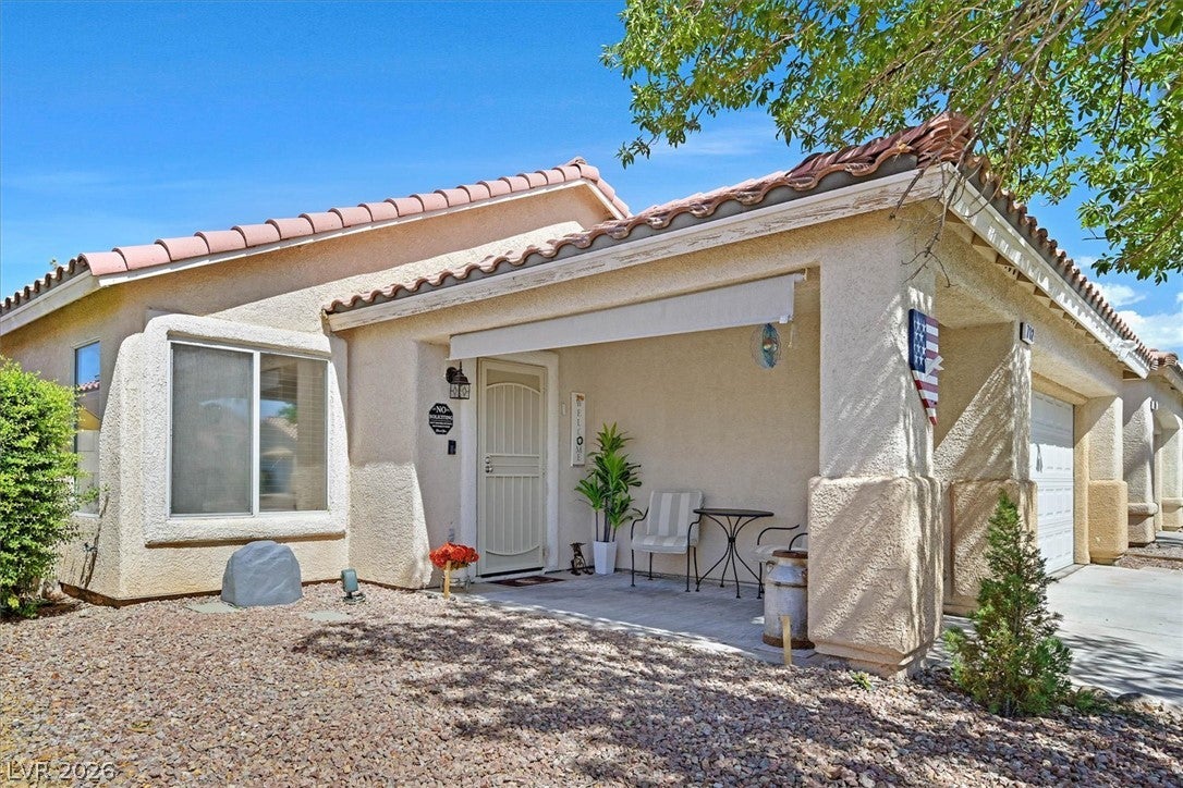 Properties 1 712 Maccabe Avenue