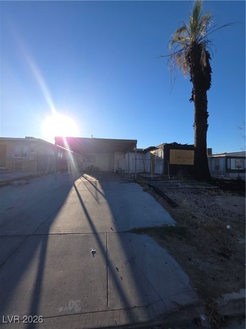 Photo of 717 N 11th Street, Las Vegas, NV 89101 (MLS # 2750728)