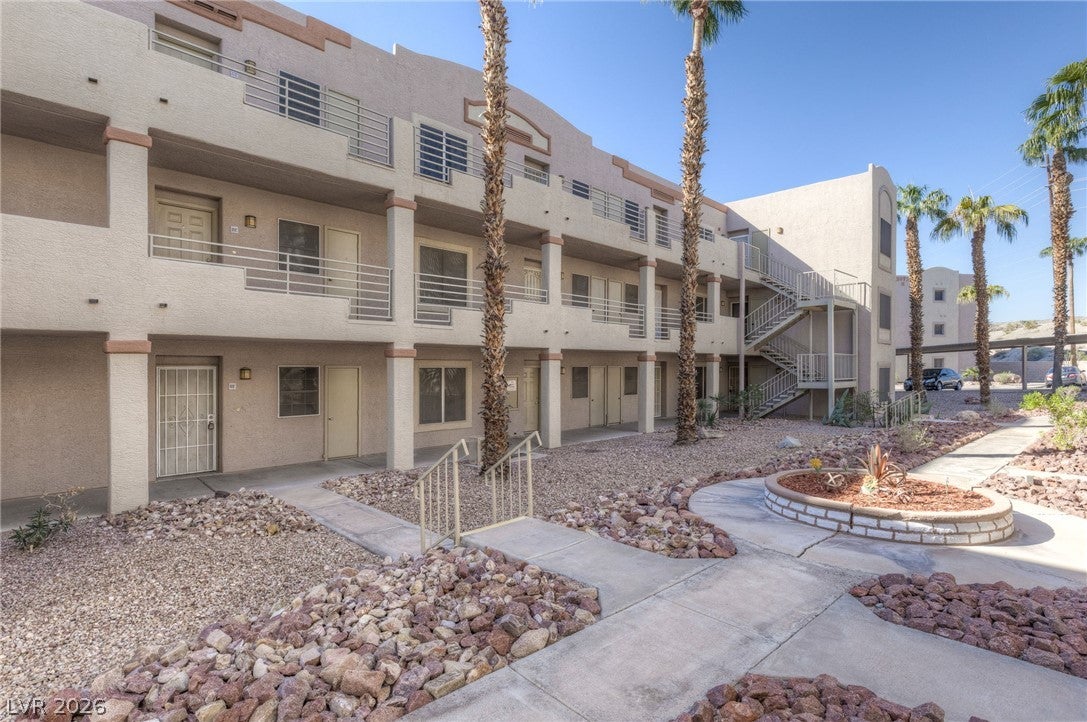 2060 Mesquite Lane 303