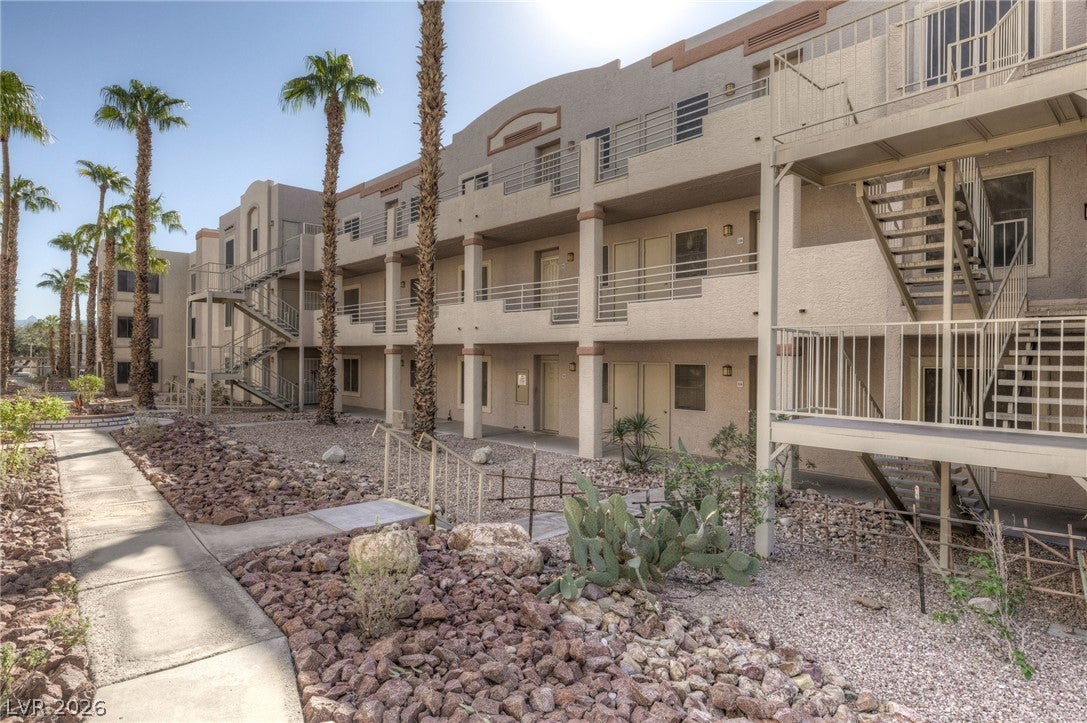 2060 Mesquite Lane 303