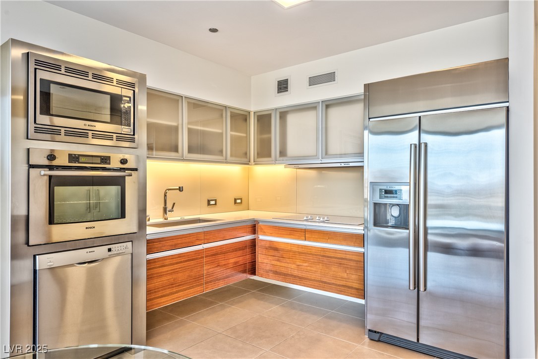 3726 Las Vegas Boulevard 2201W