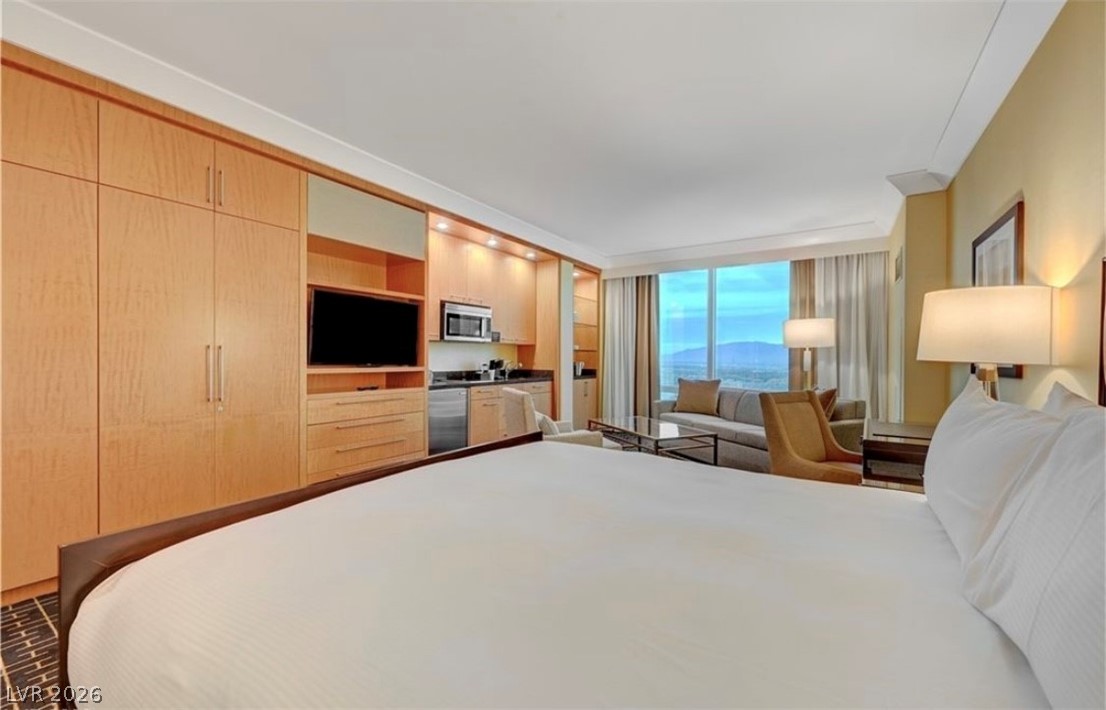 2000 N Fashion Show Drive 3116