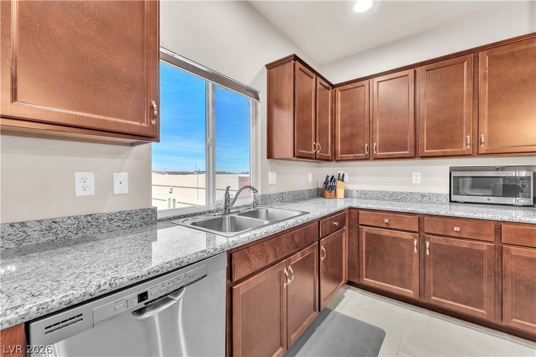 5878 Iris Vineyards Avenue