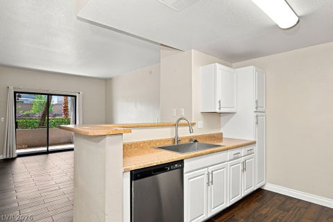 Condo For Sale - 8250 N Grand Canyon Drive #1006<br/> Clark County, Las Vegas, NV 89166