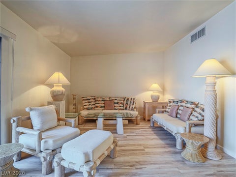Townhouse For Sale - 2851 S Valley View Boulevard #1178<br/> Clark County, Las Vegas, NV 89102