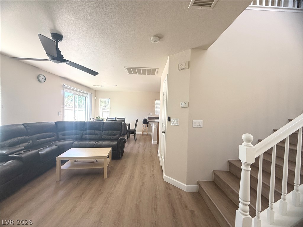 7329 Prussian Green Street