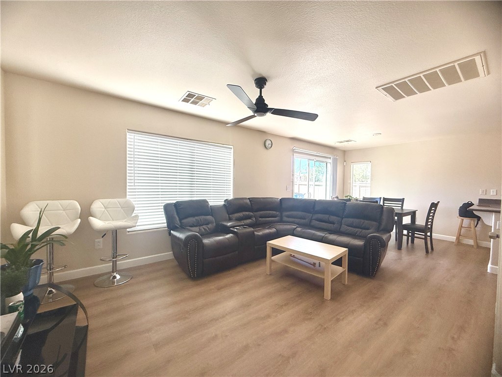 7329 Prussian Green Street