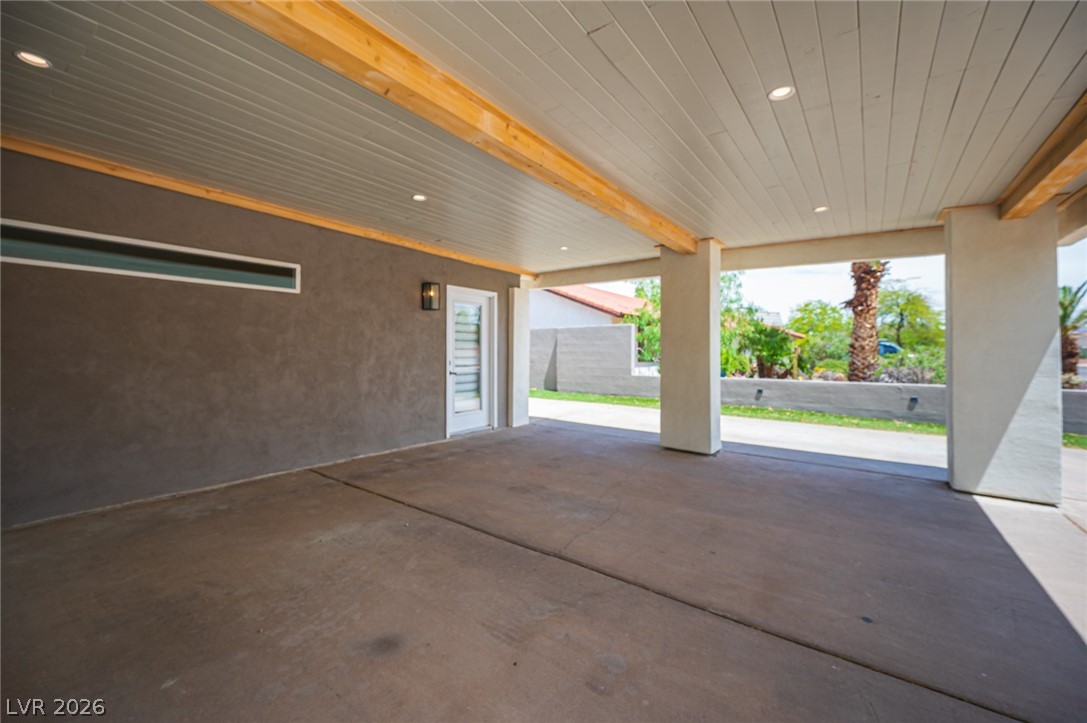 330 E Country Club Drive