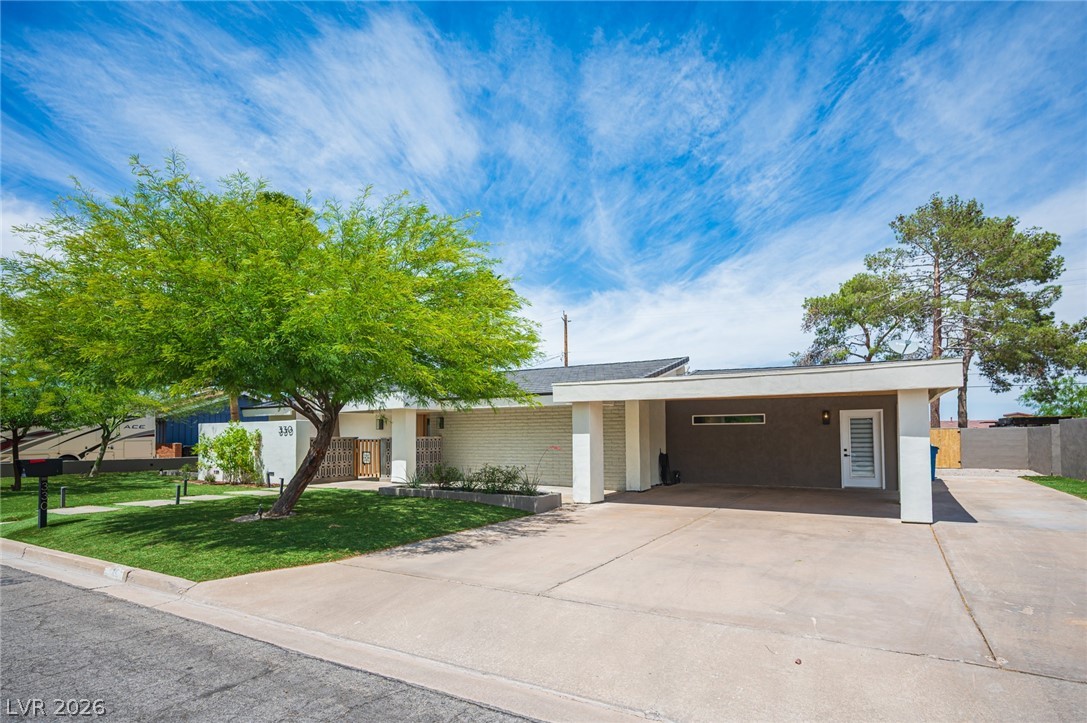 330 E Country Club Drive