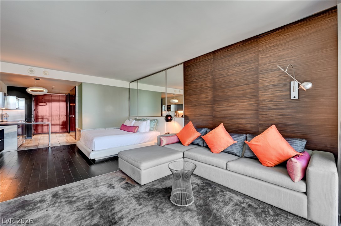 4381 W Flamingo Road 2807