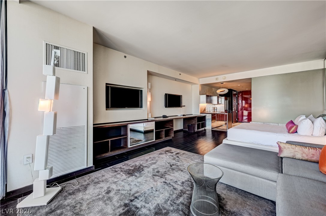 4381 W Flamingo Road 2807