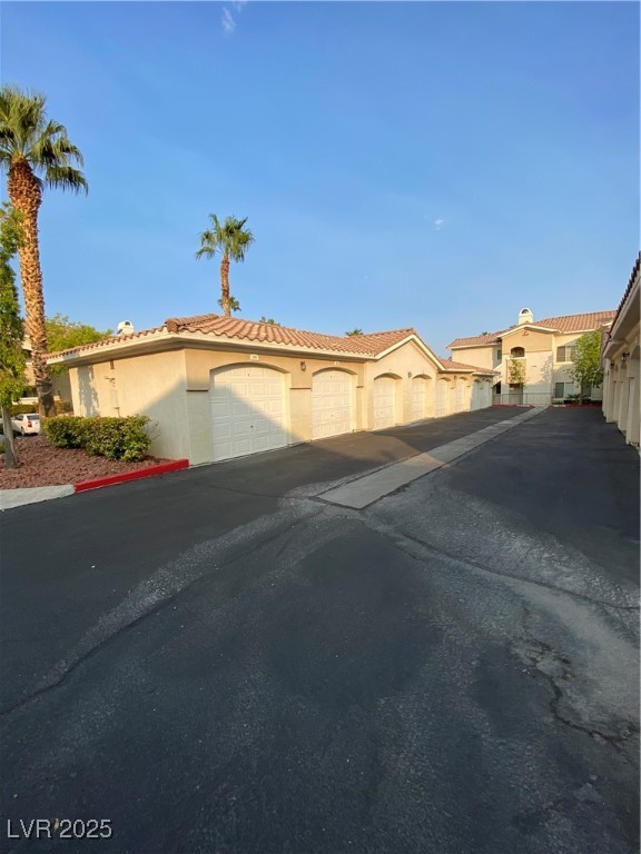 Las Vegas, Nevada 89144, United States, 2 Bedrooms Bedrooms, ,2 BathroomsBathrooms,Residential,Active,201670