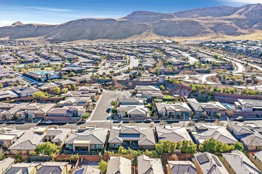 Las Vegas, Nevada 89148, United States, 2 Bedrooms Bedrooms, ,3 BathroomsBathrooms,Residential,Active,23298