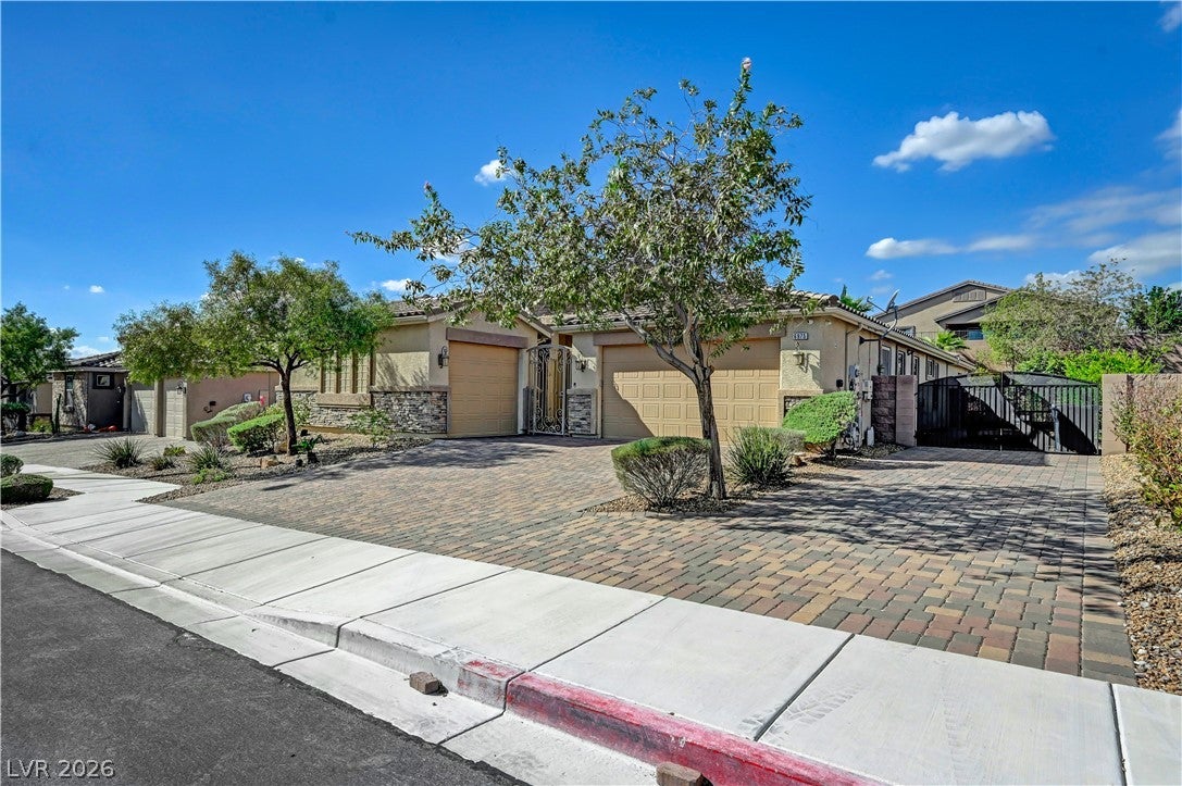 6975 Hopi Summit Court