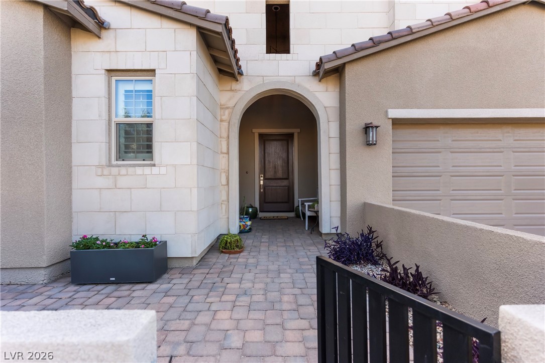 407 Gandara Street