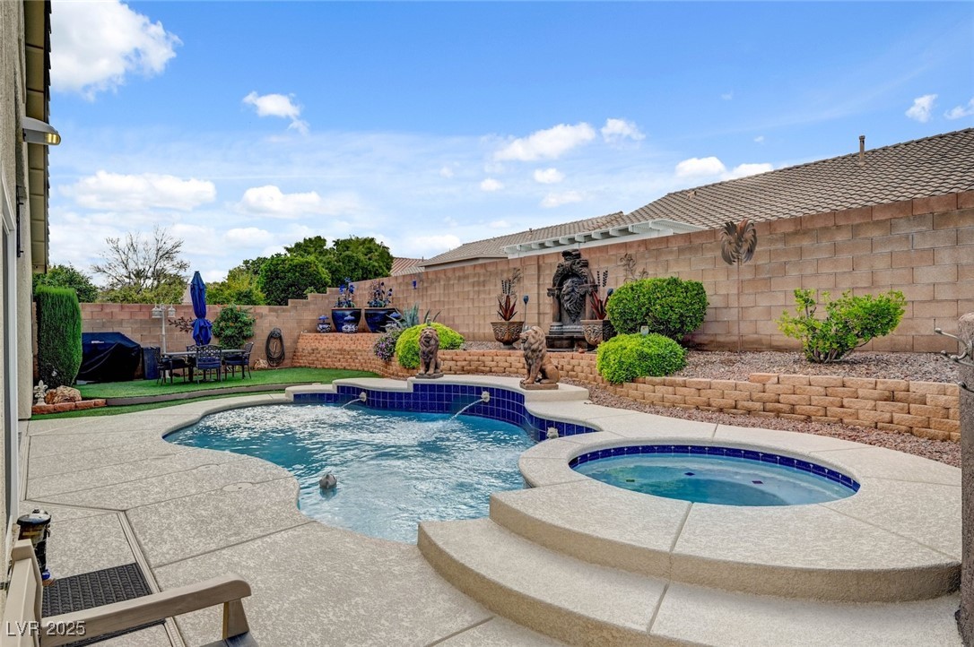 10555 Refugio Street