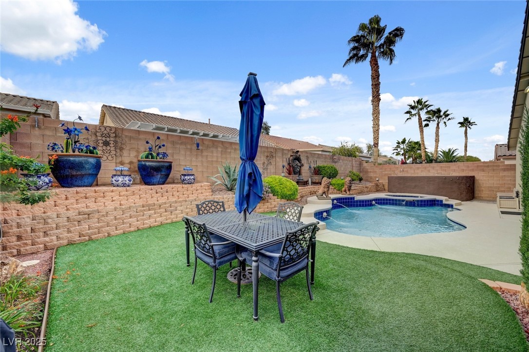 10555 Refugio Street