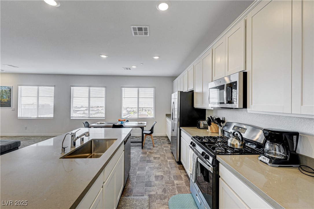 226 White Crest Peak Avenue, Henderson, Nevada image 27