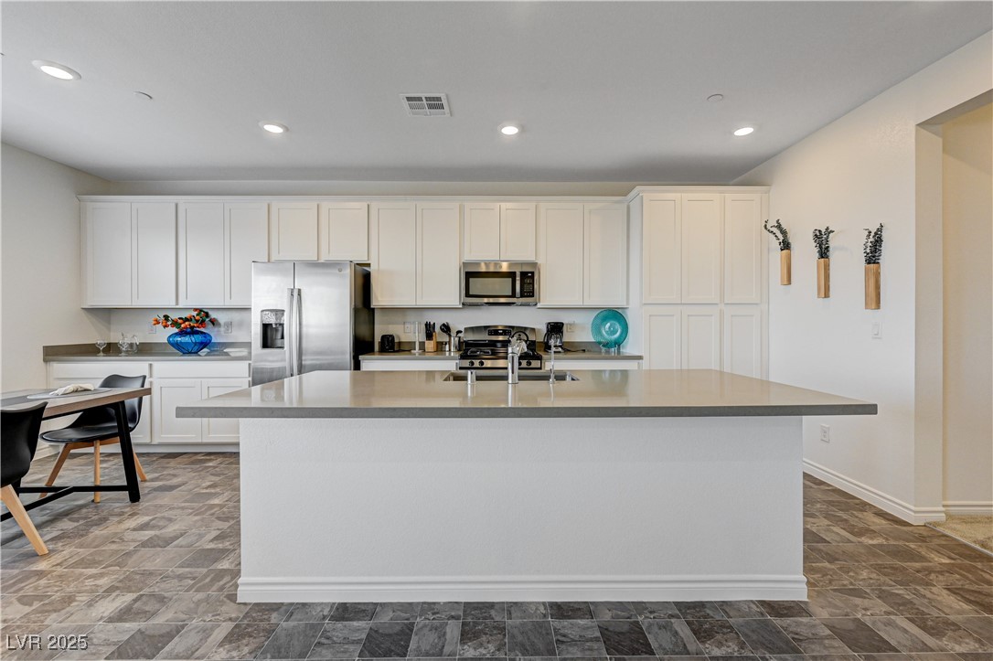 226 White Crest Peak Avenue, Henderson, Nevada image 2