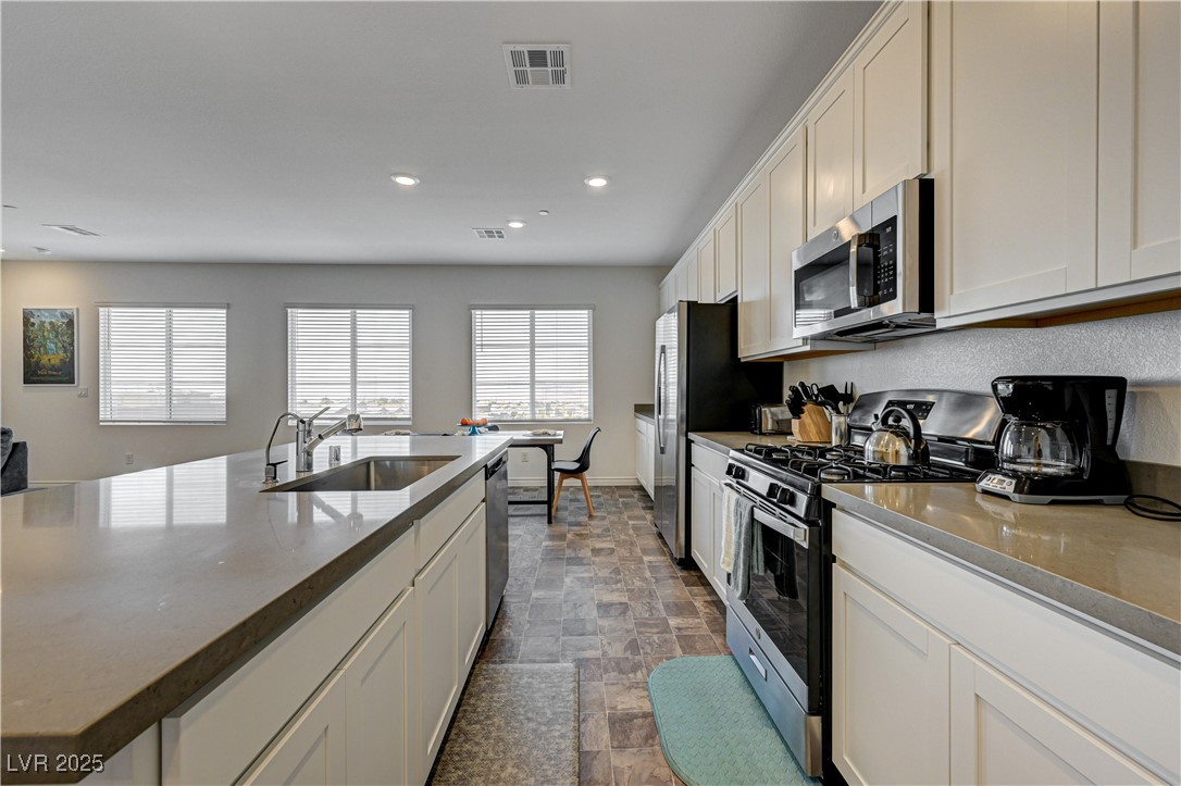 226 White Crest Peak Avenue, Henderson, Nevada image 26