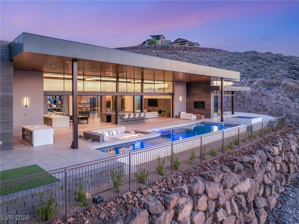 6 Hidden Heights Court