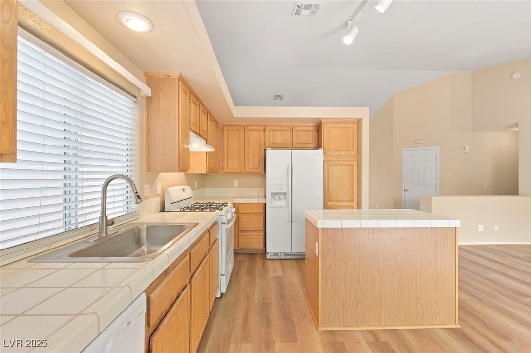 1805 Candle Bright Drive, Henderson, Nevada image 12