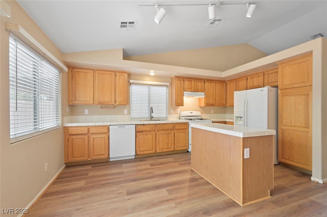 1805 Candle Bright Drive, Henderson, Nevada image 11
