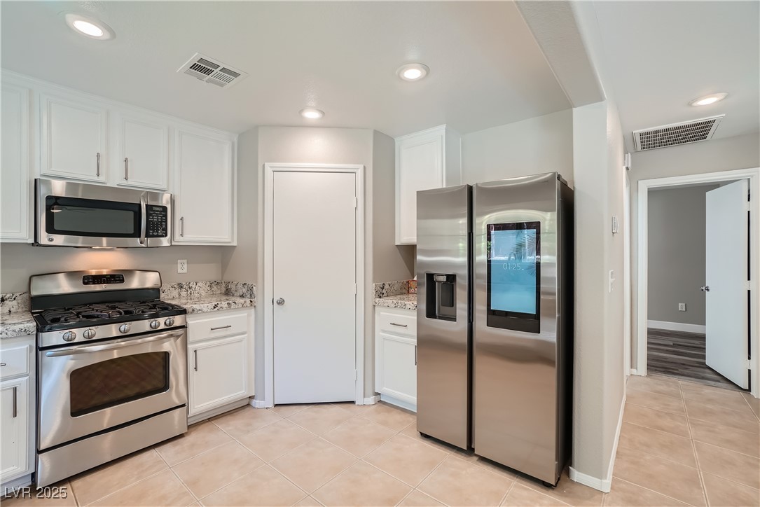 Las Vegas, Nevada 89135, United States, 4 Bedrooms Bedrooms, ,3 BathroomsBathrooms,Residential,Active,206445