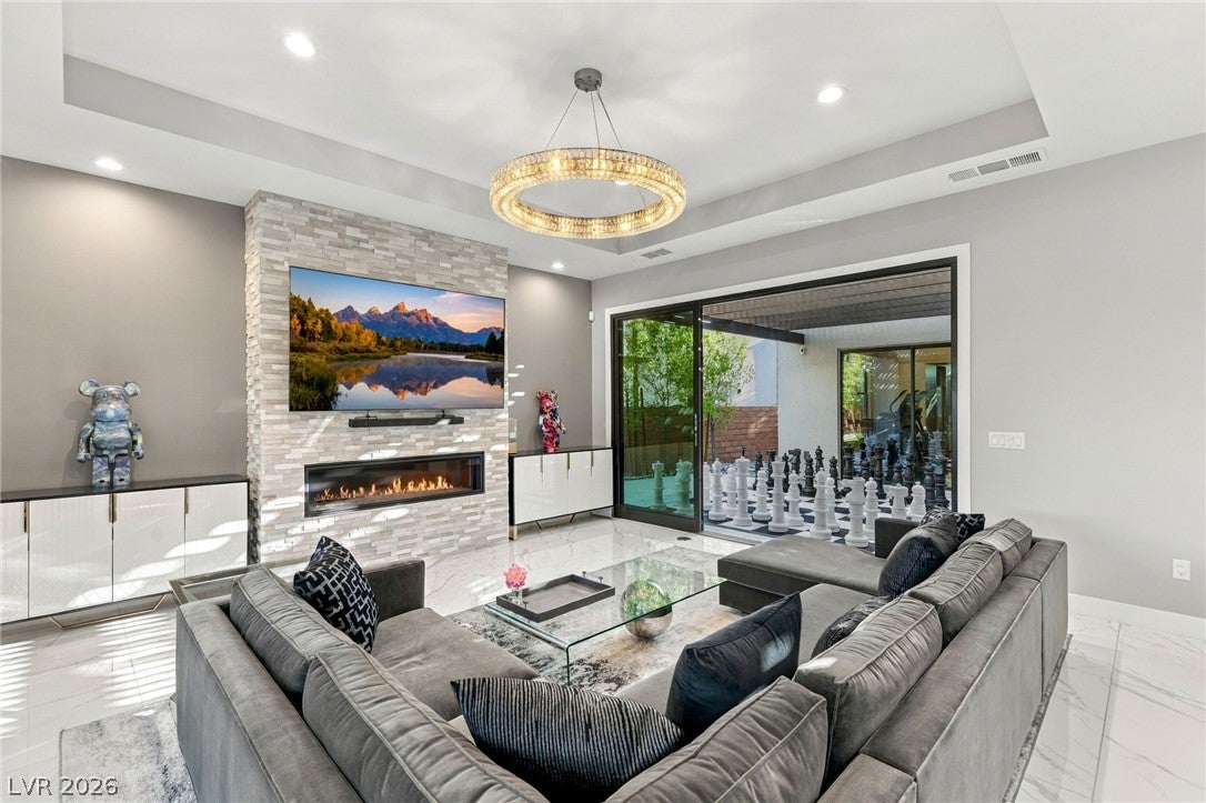 38 Grey Feather Drive