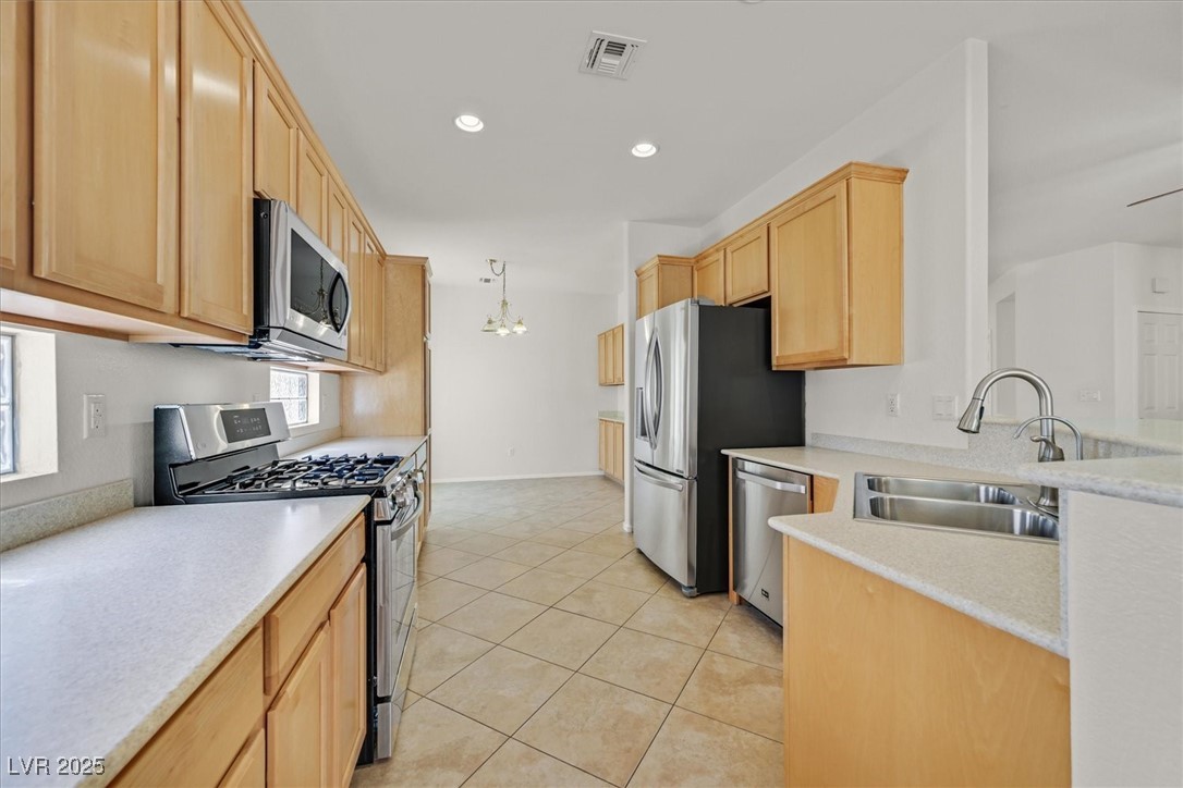 Henderson, Nevada 89012, United States, 2 Bedrooms Bedrooms, ,2 BathroomsBathrooms,Residential,Active,210426