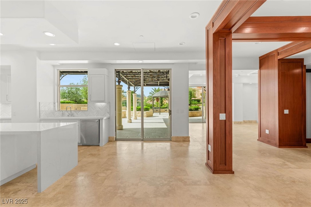 9101 Alta Drive 102