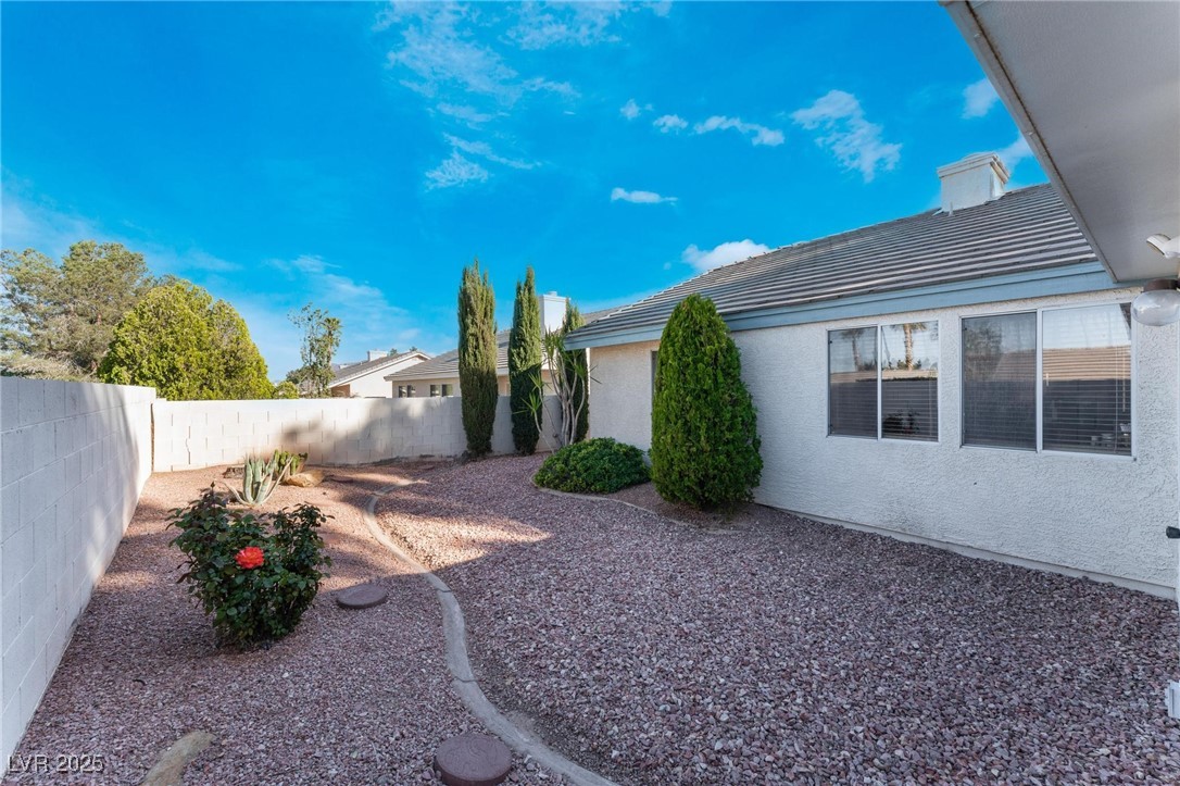 2086 Angel Falls Drive, Henderson, Nevada image 38