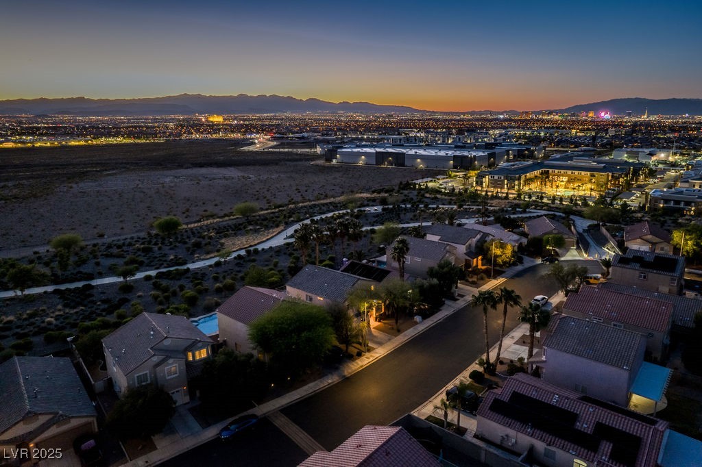 Henderson, Nevada 89052, United States, 3 Bedrooms Bedrooms, ,3 BathroomsBathrooms,Residential,Pending,4330