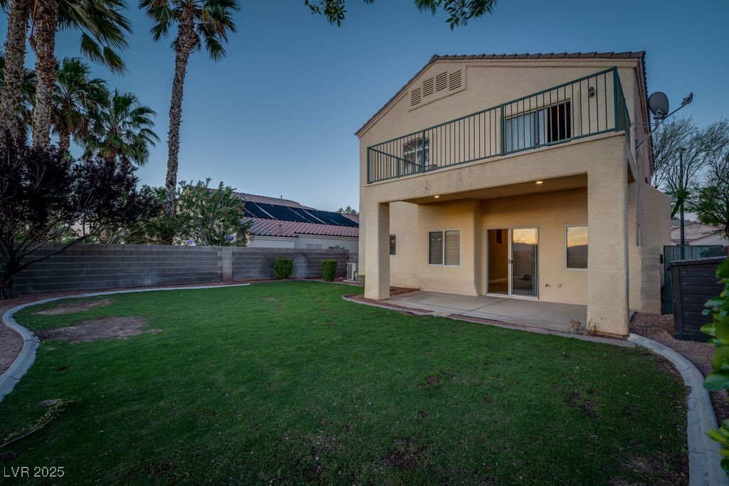 Henderson, Nevada 89052, United States, 3 Bedrooms Bedrooms, ,3 BathroomsBathrooms,Residential,Pending,4330