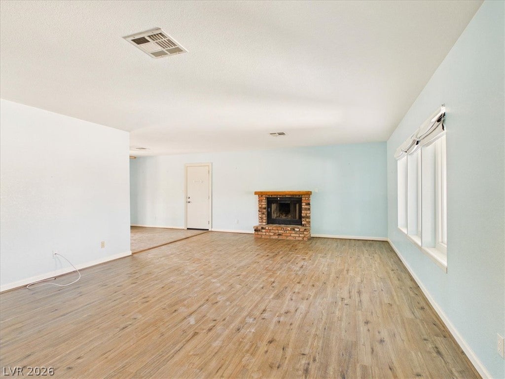 881 E Calvada Boulevard