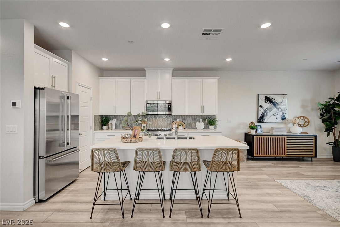 Properties 2 600 N Carriage Hill Drive 1039
