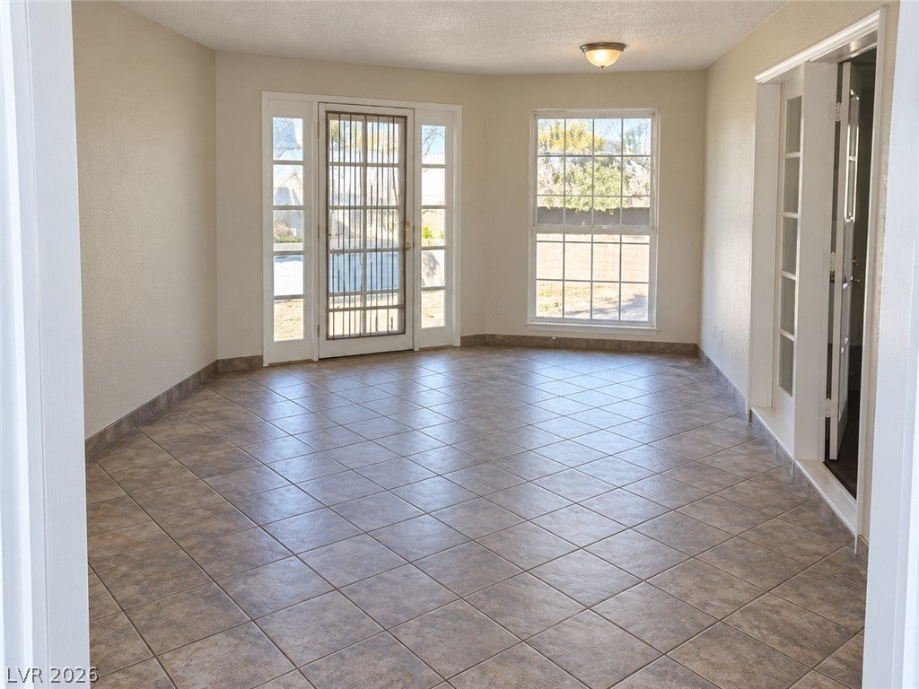 6414 Sandpiper Way