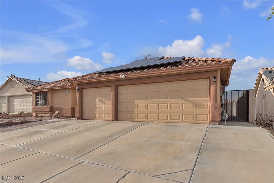 852 Azuelo Court, Henderson, Nevada image 2