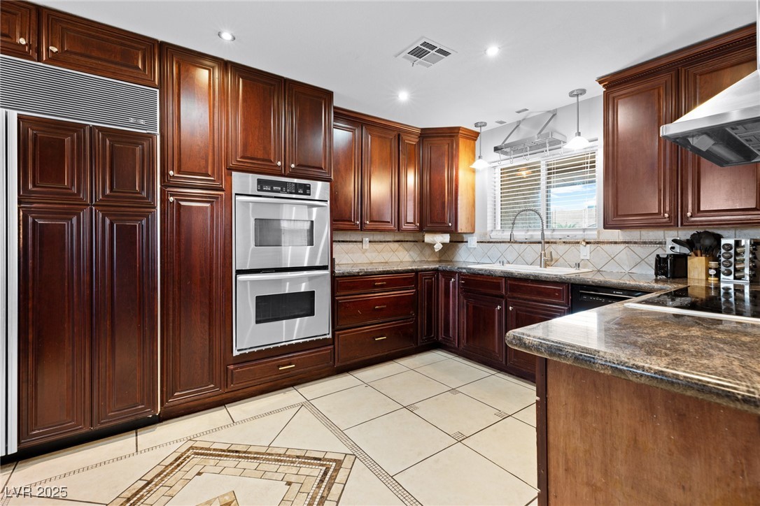 120 W Highland Drive