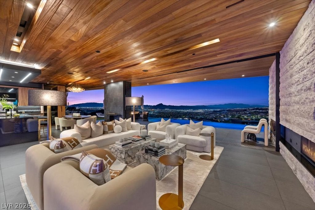 641 Dragon Peak Drive