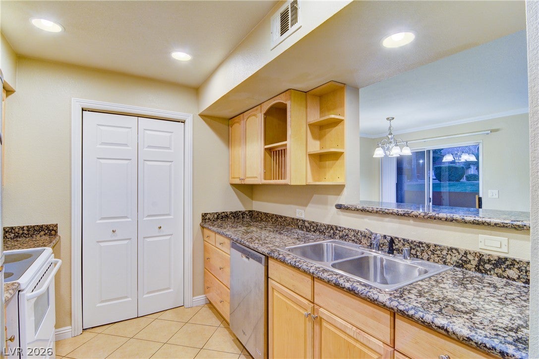 1150 N Buffalo Drive 1050